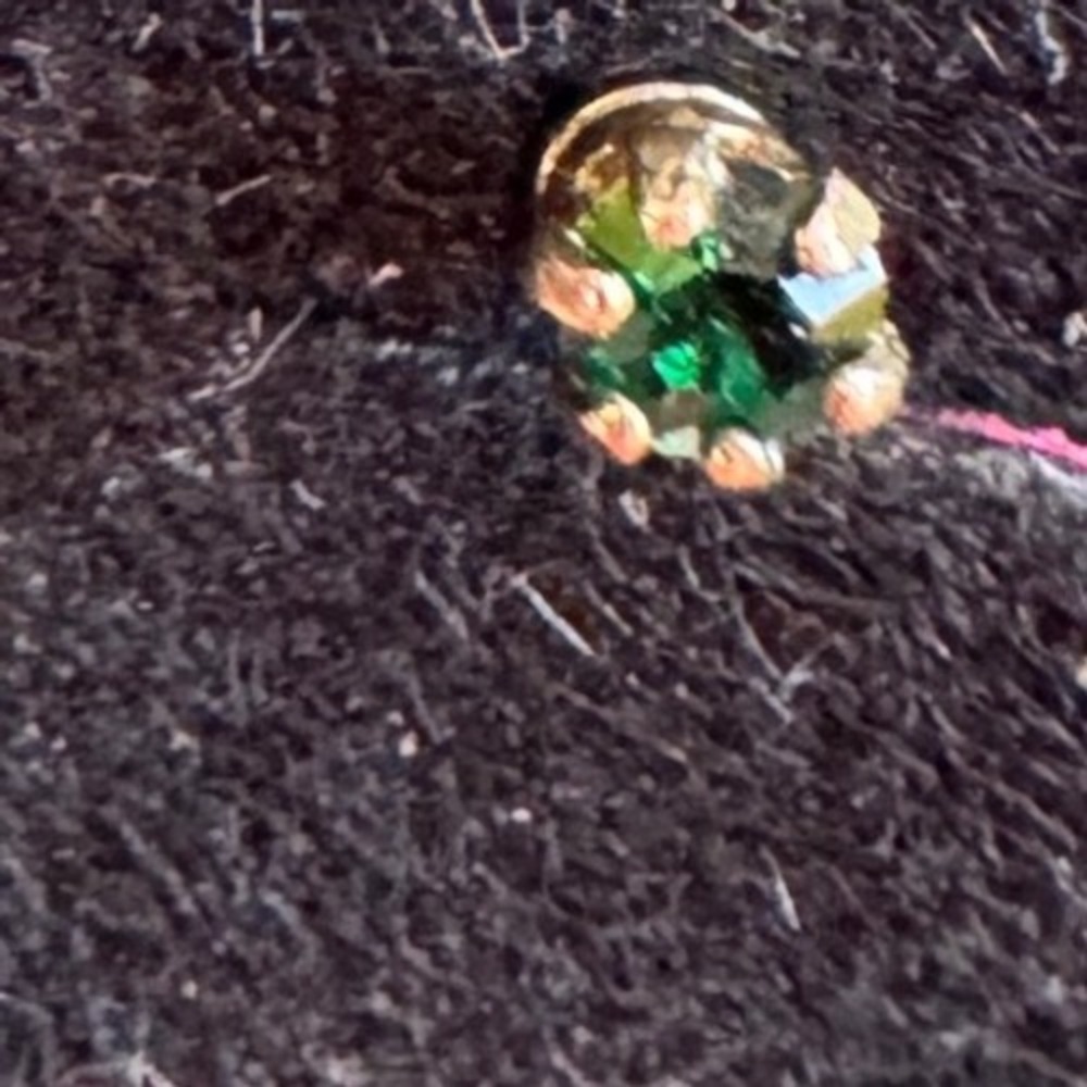 VTG Green Stud Earrings Set Gold Tone Small Minimalist Jewelry Set of 2 Pairs - Picture 4 of 4
